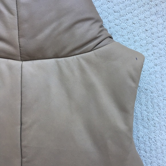 Danier - Leather Thinsulate Vest - Picture 5 of 9